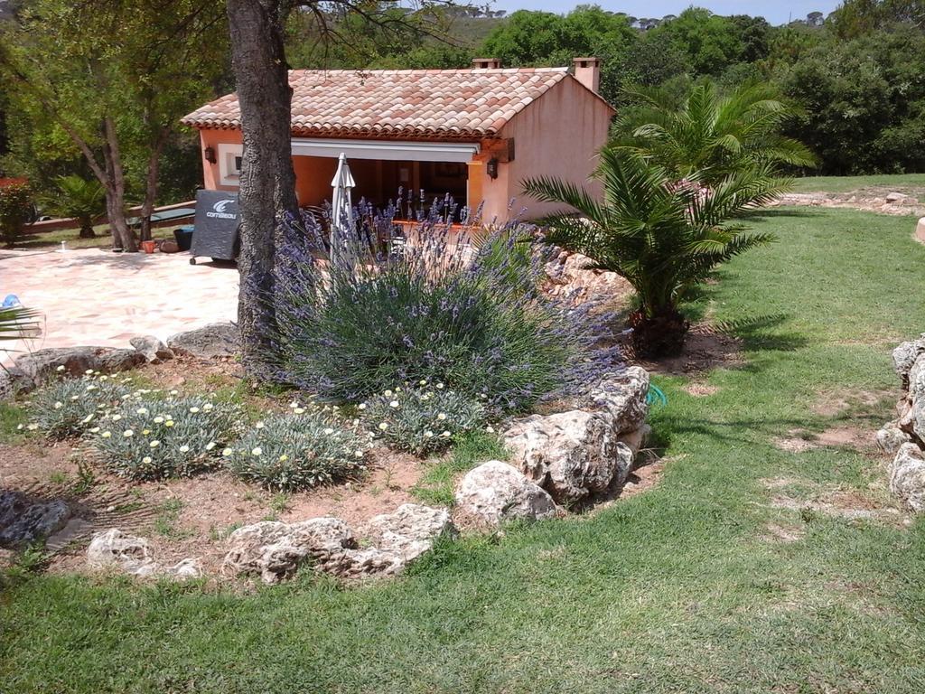 Hotel Mas Des Lys Roquebrune-sur Argens Exterior foto