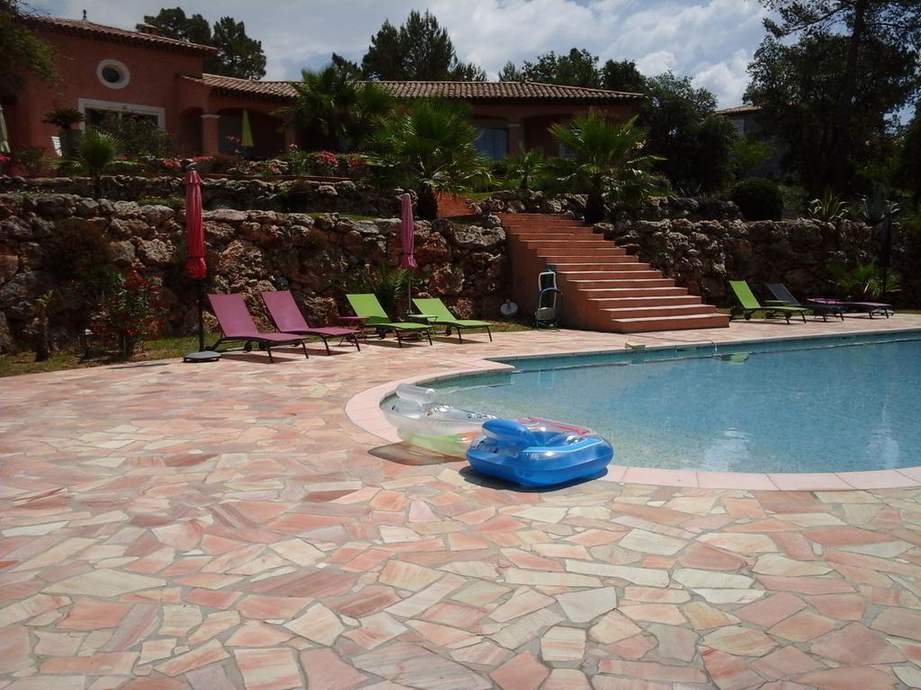 Hotel Mas Des Lys Roquebrune-sur Argens Exterior foto