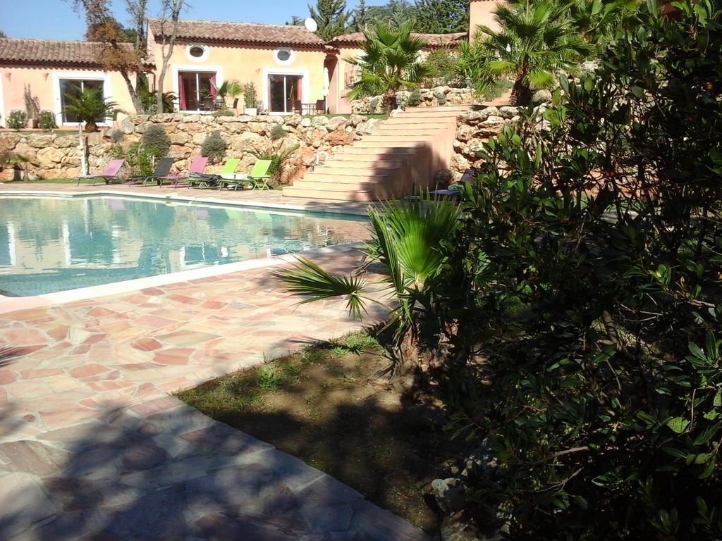 Hotel Mas Des Lys Roquebrune-sur Argens Exterior foto