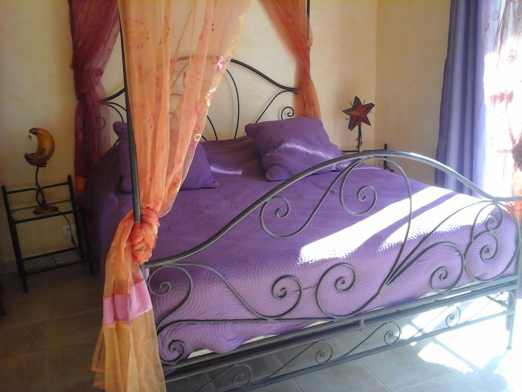 Hotel Mas Des Lys Roquebrune-sur Argens Zimmer foto