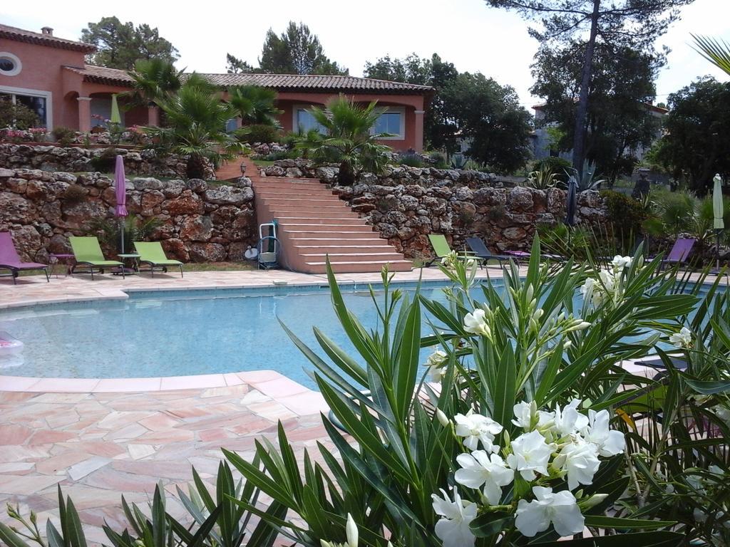 Hotel Mas Des Lys Roquebrune-sur Argens Exterior foto