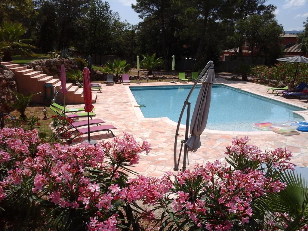 Hotel Mas Des Lys Roquebrune-sur Argens Exterior foto
