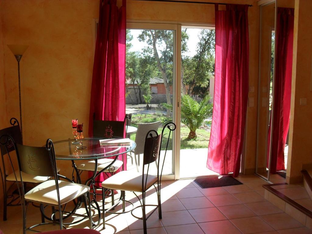 Hotel Mas Des Lys Roquebrune-sur Argens Exterior foto