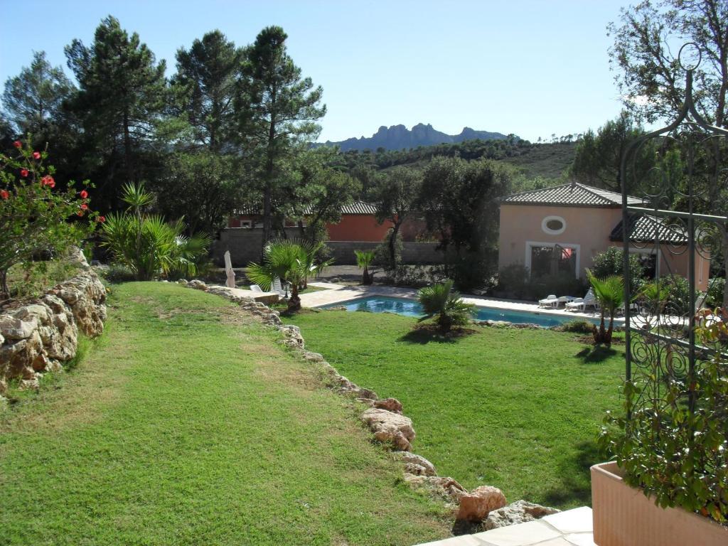 Hotel Mas Des Lys Roquebrune-sur Argens Exterior foto